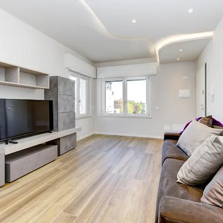 Desenzanoloft Official Partner Marriott Homes & Villas - Cappuccino Apartment Desenzano del Garda Exterior photo